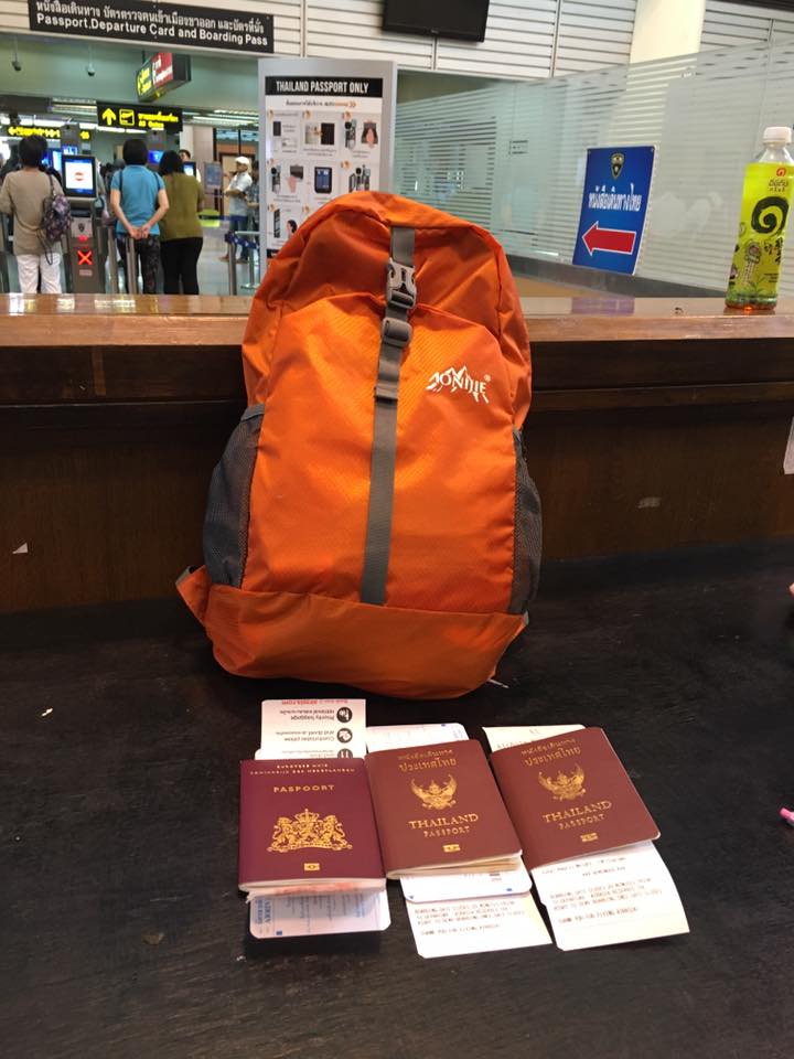 กระเป๋าเป้พับเก็บได้ รุ่นใหม่ สะพายหลังได้ น้ำหนักเบา พกพาสะดวก ทำจากไนล่อนคุณภาพสูง กันน้ำ ทนทาน เหมาะสำหรับเดินทาง และทำกิจกรรมโปรด (Lightweight Foldable Waterproof Backpack)