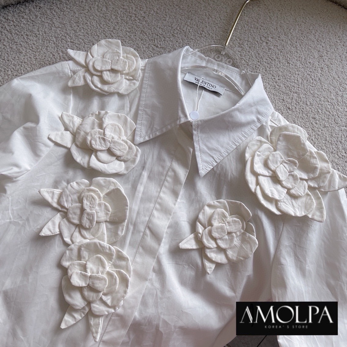 SHIRT VALENTINO งาน Hiend งานดีมาก มีน้ำหนักสุดๆ เย็นมากๆ ห้ามพลาดเลยน๊า สวยสุดๆ : สินค้าคุณภาพ (พร้อมส่ง)