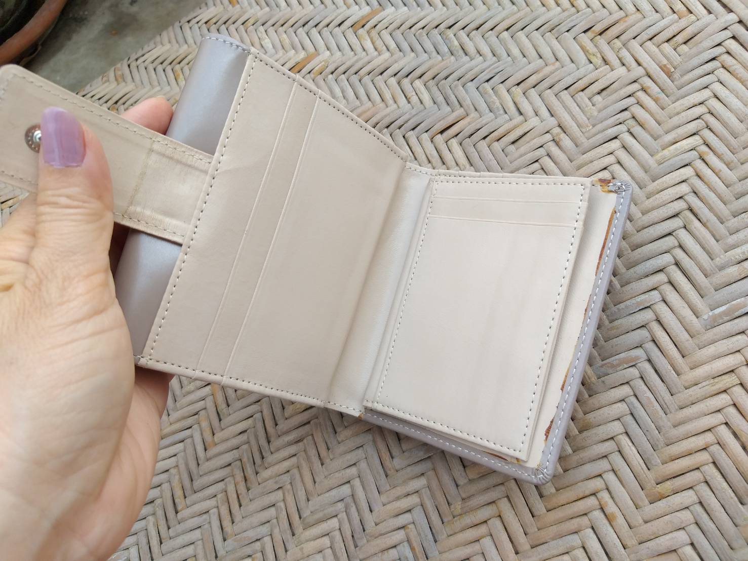 กระเป๋าสตางค์ YOSHIE INABA เรียบหรูน่าใช้มาก