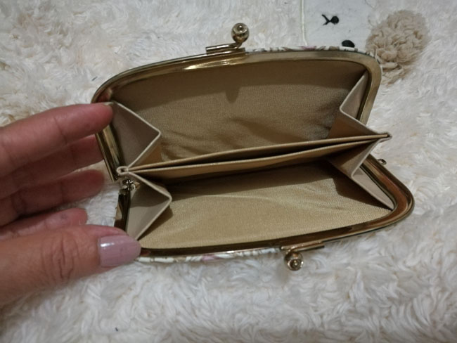 กระเป๋าสตางค์หนังปั๊มลาย สวยมากๆ /ของใหม่/