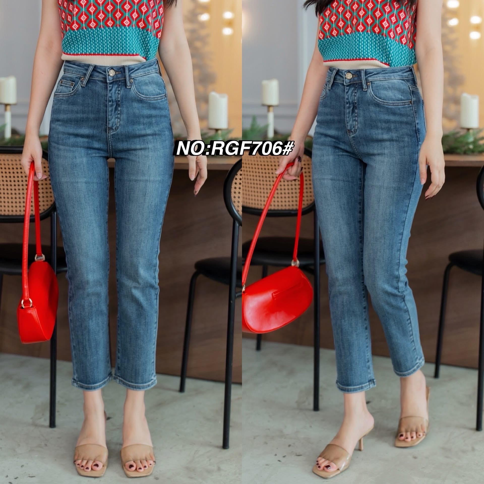 กางเกงยีนส์ขากระบอกเล็ก 8ส่วน สีสวยมาา ทรงเรียบๆ ดีเทลปั๊มโลโก้ตรงกระเป๋าข้างหลัง งานผ้านิ่มมาก ใส่สบายสุดๆ ผ้ายีนส์ยืดหยุ่นได้เยอะค่ะ ใส่ทรงสวยทุกส่วน ใส่สบาย : สินค้าคุณภาพ (พร้อมส่ง)