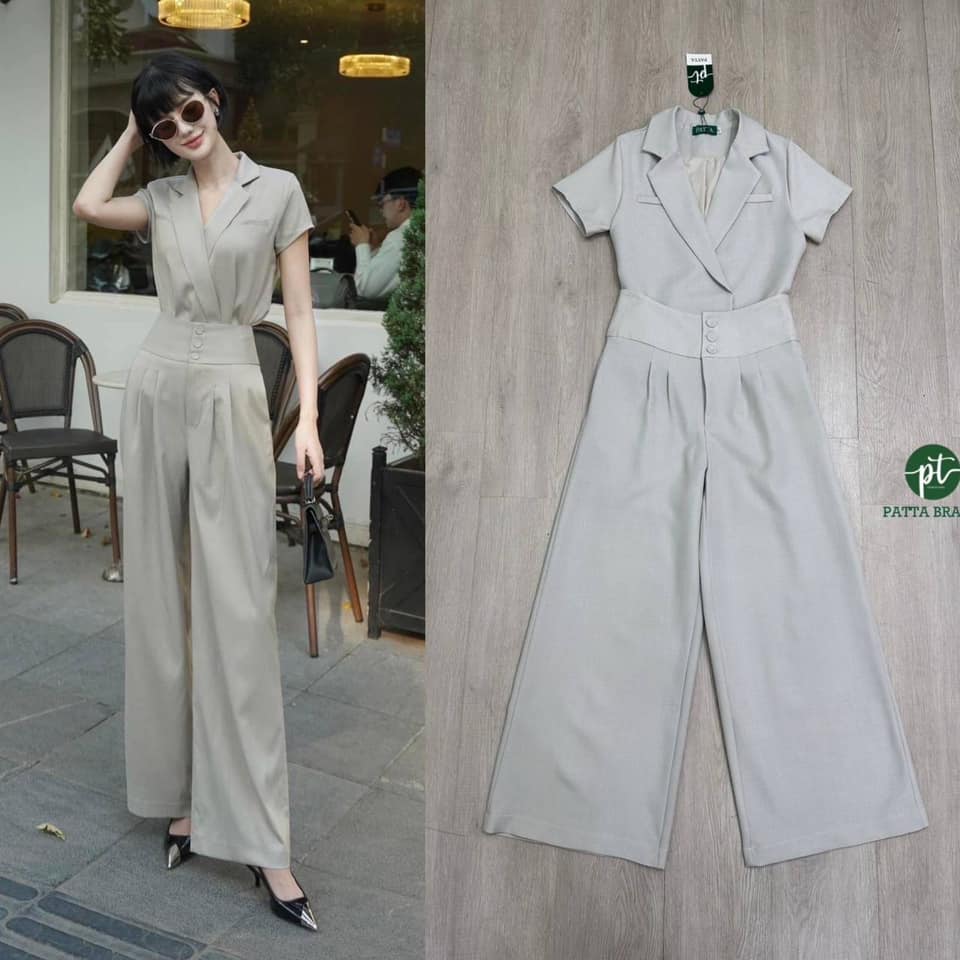 Set 2 ชิ้น สีเทา เสื้อเบลเซอร์ ดีไซน์คอวีลึกมีปกใหญ่แขนสั้น ช่วงอกแต่งขอบกระเป๋าหลอก มีกระดุมใส่ด้านในและกระดุมแป๊ก ดีไซน์สวย มาพร้อมกับกางเกงขายาวเอวสูง ใส่สบาย : สินค้าคุณภาพ (พร้อมส่ง)