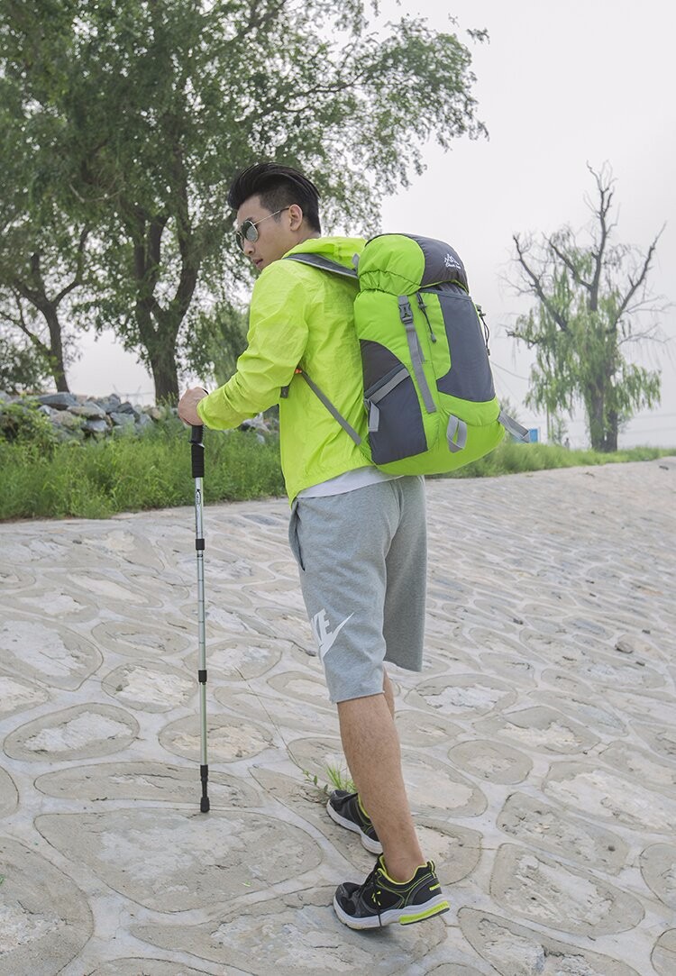 กระเป๋าเป้พับเก็บได้ ขนาด 35 ลิตร น้ำหนักเบา ผลิตจากโพลีเอสเตอร์ กันน้ำ ทนทาน เหมาะสำหรับเดินทาง ท่องเที่ยว