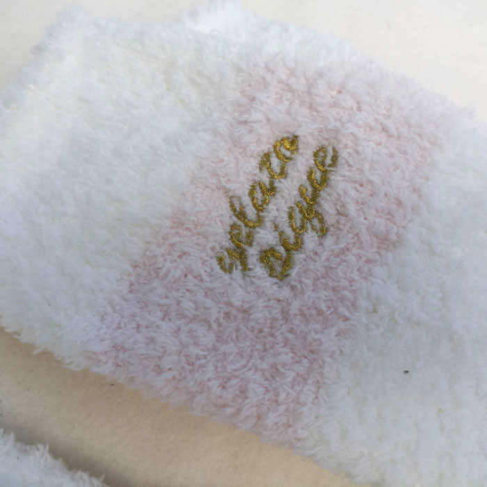 ถุงเท้ายาวถึงต้นขา ขนปุย นุ่มอุ่นมาก