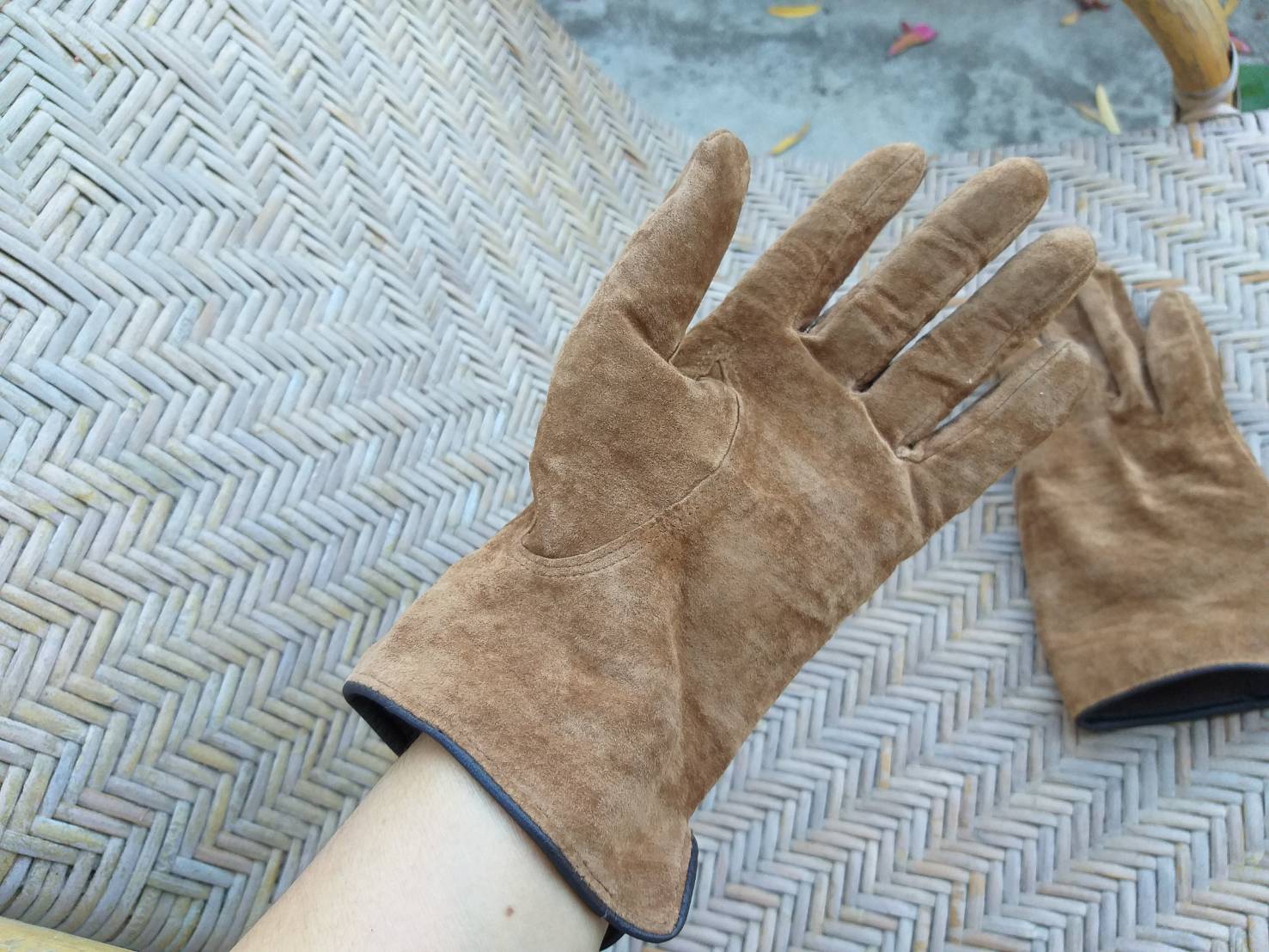 ถุงมือหนังชามัวร์ อุ่นถึงติดลบ