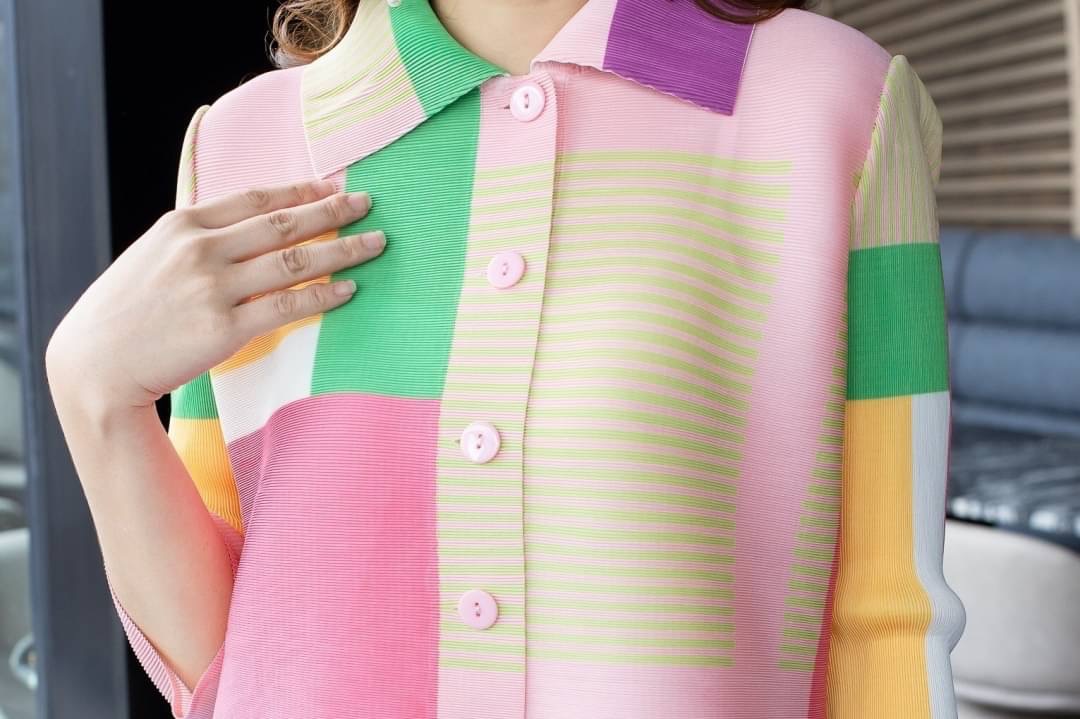 Cutie Minute เสื้อผ้าอัดพลีท Premium Pleated fabric ลวดลายกราฟฟิคผสมผสานสีสันทำออกมา ได้อย่างลงตัว ใส่สบาย : สินค้าคุณภาพ (พร้อมส่ง)