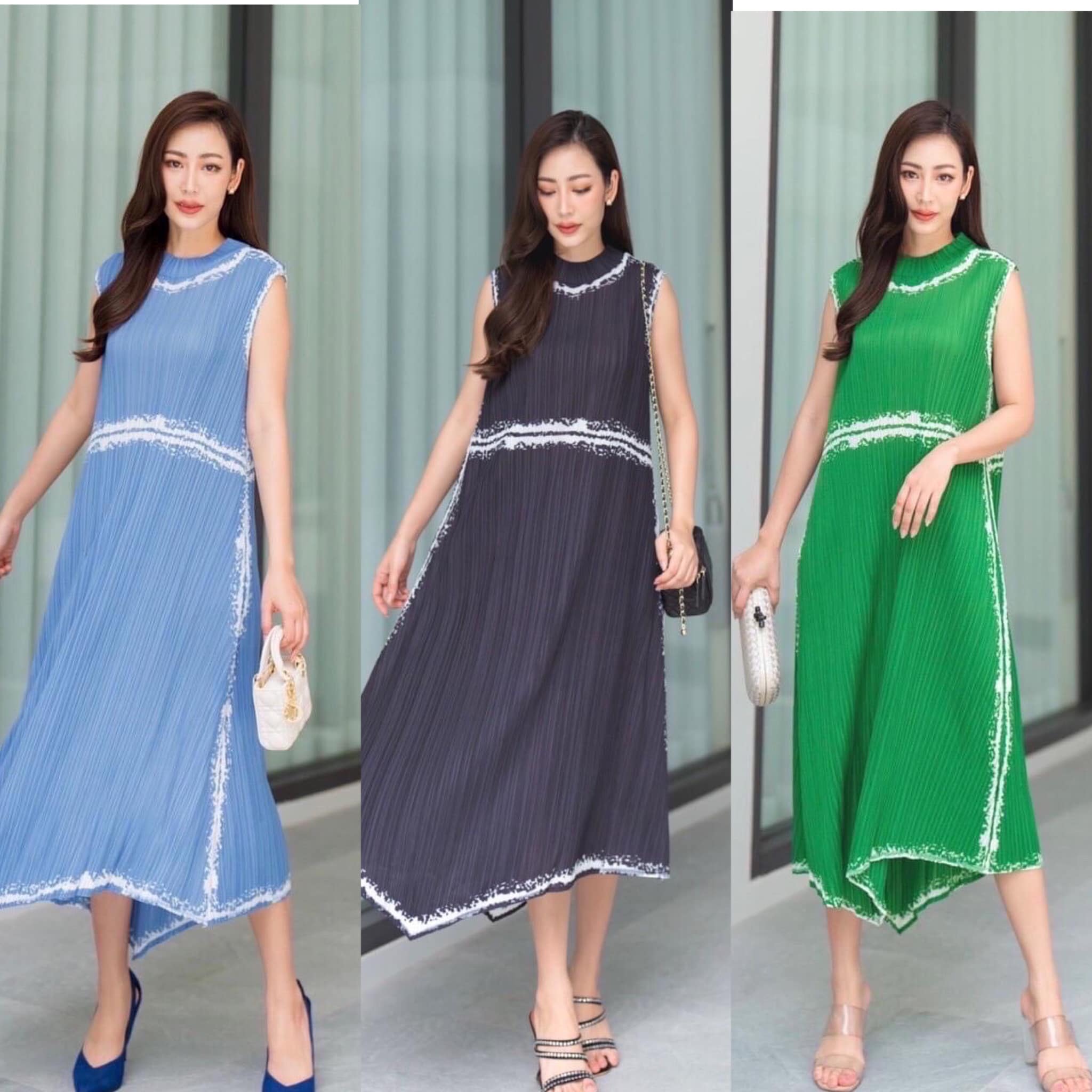 เดรสอัดพลีท งานสวยไฮโซ ทรงคอปีน แขนกุด ชายบาน A Line 😍 เพิ่มความเกร๋กรุบ ด้วยการตัดเฉลียงข้าง สวยพริ้ว ทุกมุมมอง พิมพ์ลายใหม่ ✨✨ เรียบหรู ดูแพง สุดๆ สินค้าคุณภาพ (พร้อมส่ง)