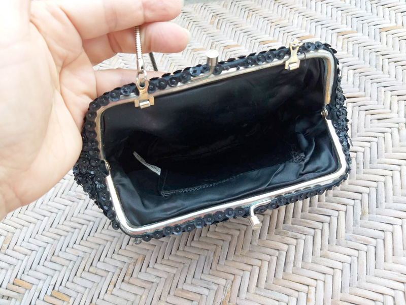 กระเป๋าหรูออกงานร้อยลูกปัด ปักเลื่อมทั้งใบ สวยมากๆๆ