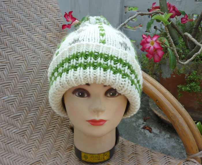 หมวกไหมพรมหนานุ่ม สีสวยค่ะ