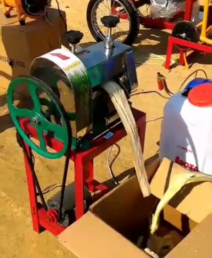 เครื่องคั้นน้ำอ้อยพร้อมมอเตอร์และแท่นครบชุด