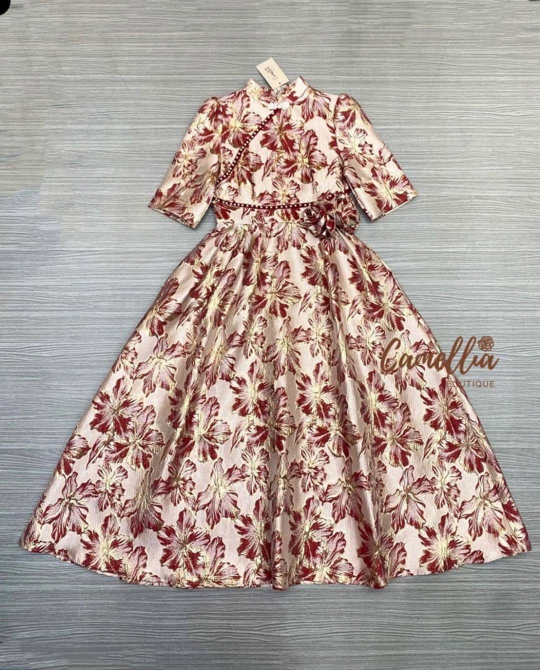 เดรสผ้าทอลายแต่งมุกที่ช่วงอก มีดอกไม้3D ด้านข้าง ชุดนี้คือใช้ผ้าเยอะมาก ใส่สบาย : สินค้าคุณภาพ (พร้อมส่ง)