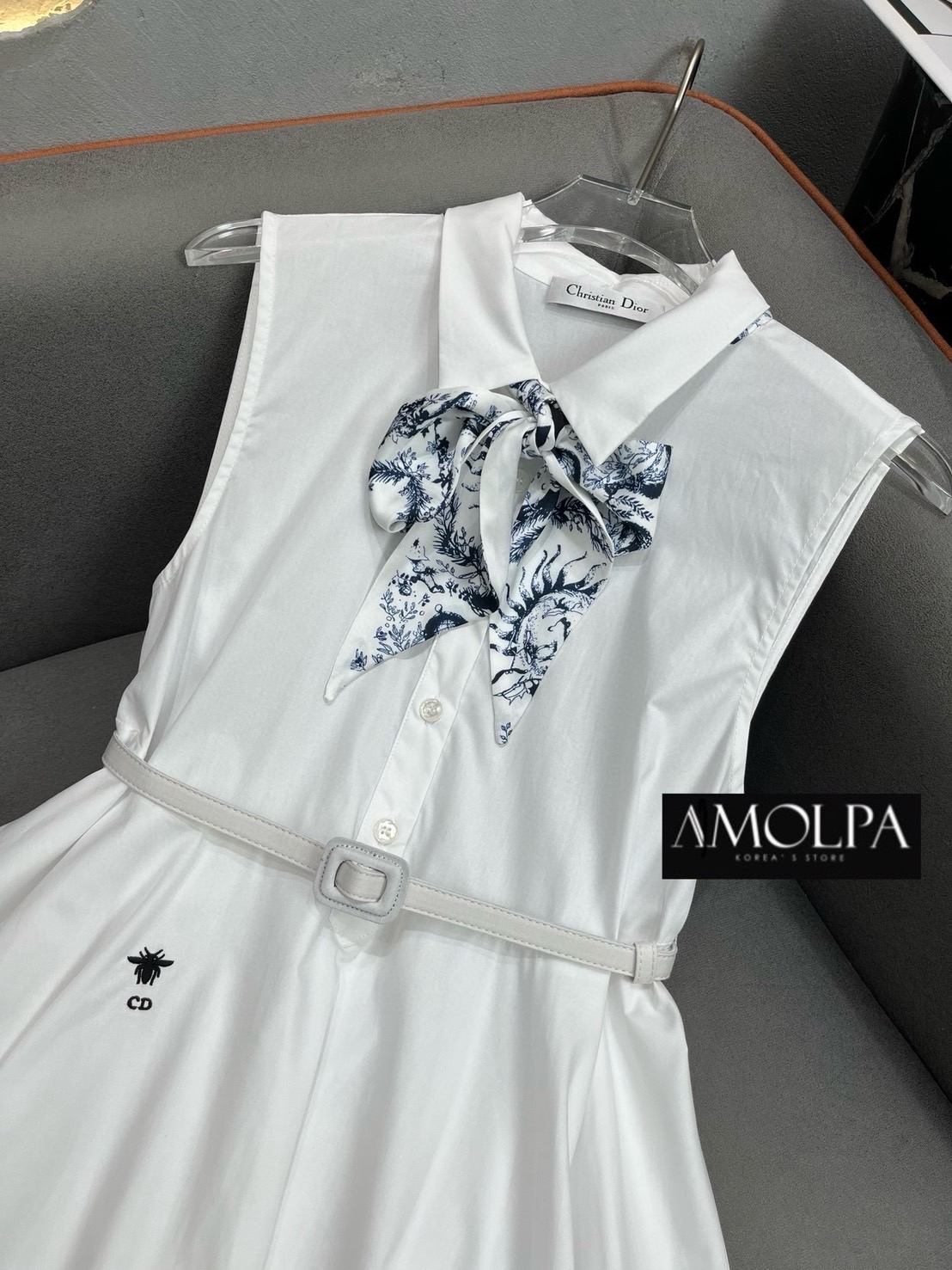 DRESS CD. มาพร้อม เข็มขัด/ผ้าลาย DIOR อเนกประสงค์ จะผูกคอ หรือผูกผมได้หมด สินค้าคุณภาพ (พร้อมส่ง)