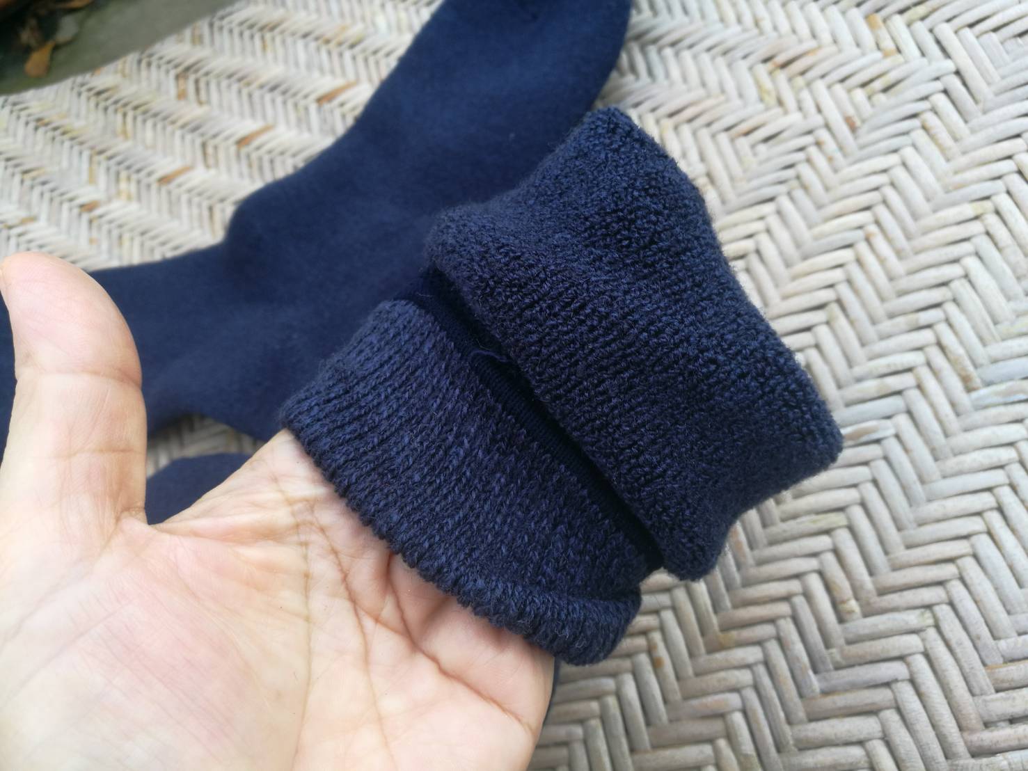 ถุงเท้าชาย เนื้อฟูหนาใส่หน้าหนาว