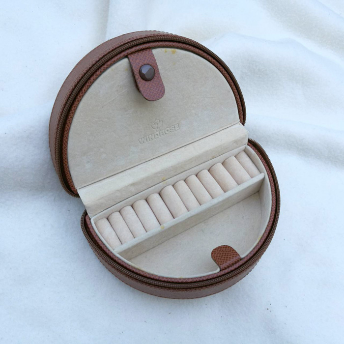 กล่องใส่เครื่องประดับ กล่องอย่างดีมากๆ