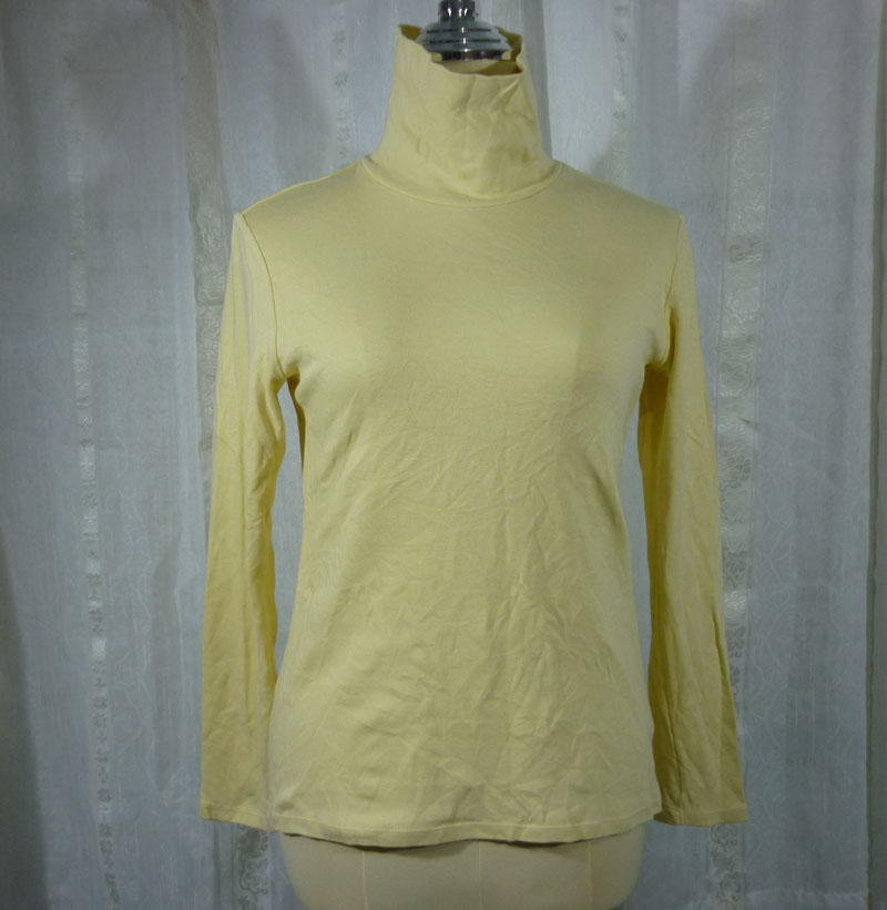 เสื้อคอเต่าแขนยาว Uniqlo สีเหลืองสวย