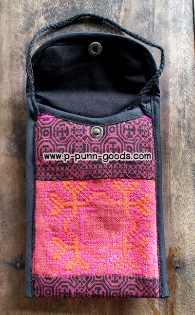 กระเป๋าใส่โทรศัพท์/ใส่พาสปอร์ต ผ้าชาวเขา (งานผ้าชาวเขา Upcycled)