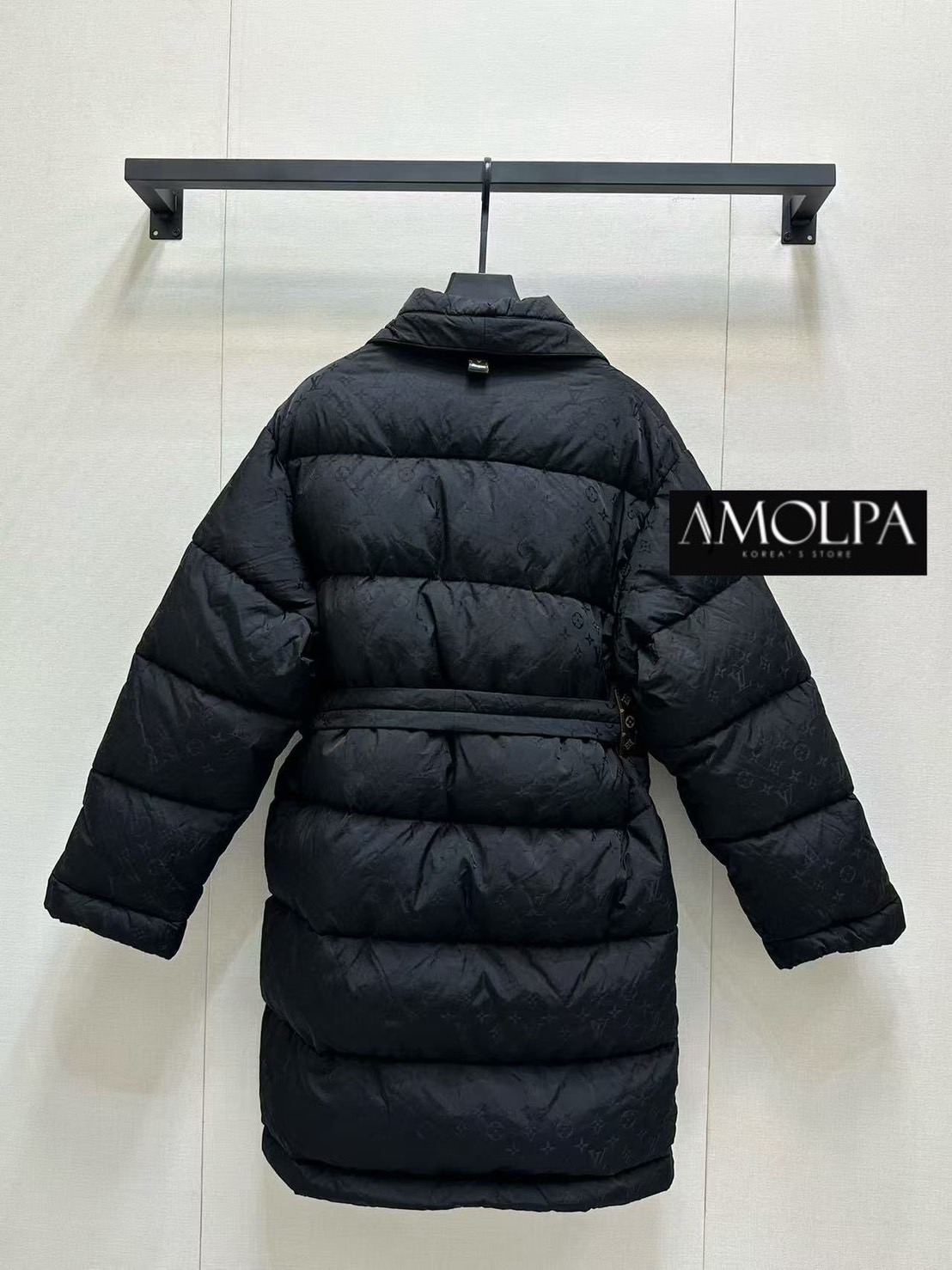 LONG JACKET BOMBER LV งาน hiend ใหม่ล่าสุด งาน 1:1 จริงๆ ตามช๊อปปปป งานสวยยยเป๊ะม๊าก ไม่ผิดหวังแน่นอน งานพรีเมียมมม!! 📍ใส่ได้ทั้ง ช ญ น๊า ใส่สบาย : สินค้าคุณภาพ (พร้อมส่ง)