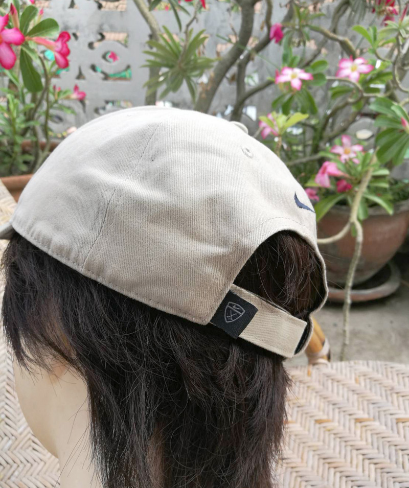 หมวกแก๊ป NIKE สีกากี สวยมาก