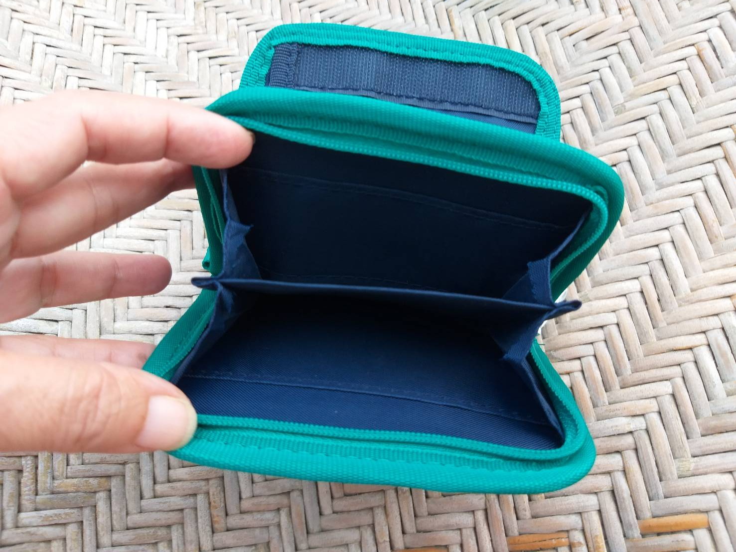 กระเป๋าสตางค์ adidas (ของใหม่)