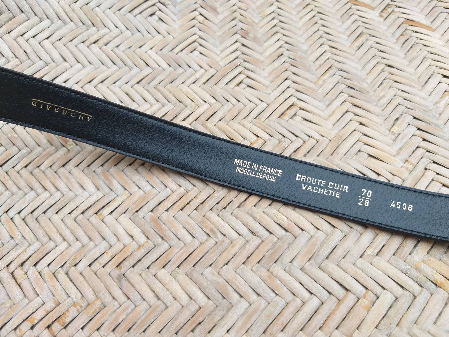 เข็มขัดหนังแท้ GIVENCHY สุดเก๋