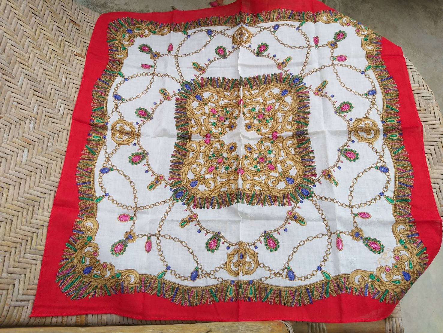 ผ้าเช็ดหน้า ungaro paris สวยมาก ผ้าดีมากกกก