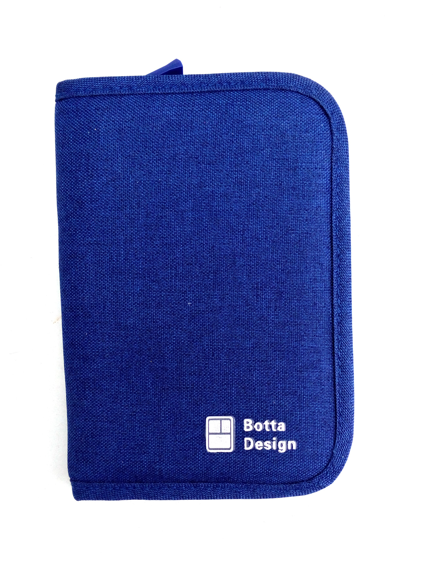 กระเป๋าใส่พาสปอร์ตสั้น กระเป๋าใส่หนังสือเดินทาง ขนาดกะทัดรัด ช่องเยอะ ใส่เอกสารสำคัญ ธนบัตร บัตรต่าง ๆ พกพาสะดวก ผลิตจากโพลีเอสเตอร์กันน้ำ คุณภาพดี