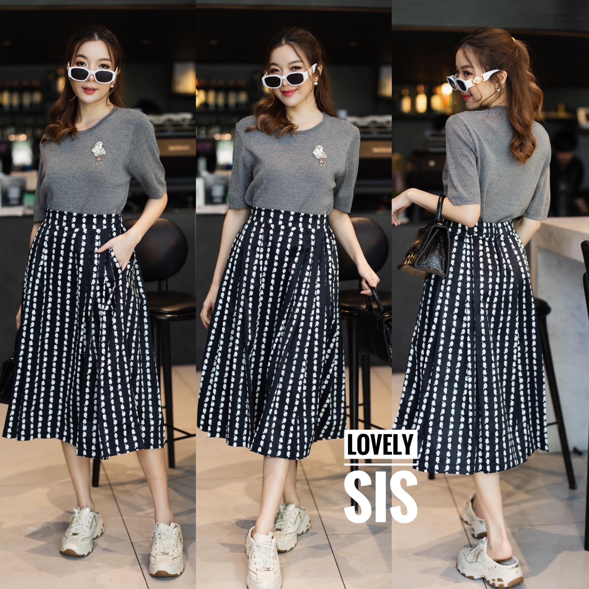 Set 2 pcs เสื้อคอกลมแขนสั้น ผ้า knit เนื้อนิ่มมีเข็มกลัดแกถอดได้ มาพร้อมกระโปรงพิมพ์ลายดอก เอว สม็อคหลังแต่งซิปข้าง ใส่เข้าเซ็ตออก มาน่ารักมากค่า : สินค้าคุณภาพ (พร้อมส่ง)