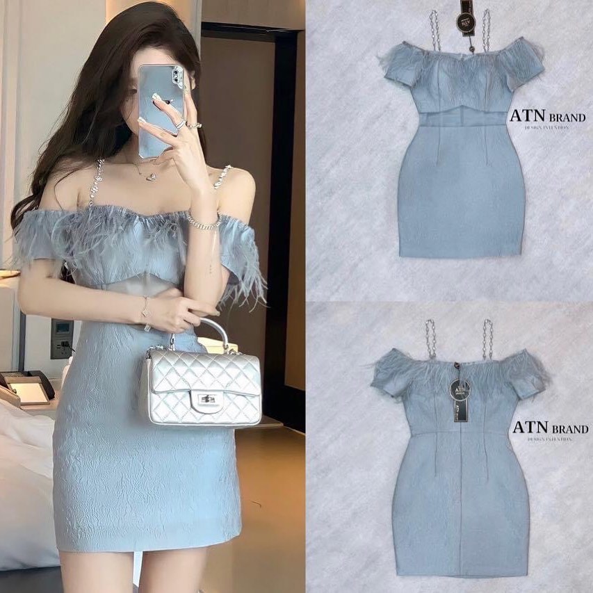 ชุดเดรสสีเทาอมฟ้าแต่งขนนกที่รอบอก อะไหล่สายเพชรสุดหรู จะใส่เป็นสายเดี่ยว หรือเกาะ อกก็ถอดสายออกได้ตามใจชอบ อกเสริมฟองน้ำ ซิปหลังซับในอย่างดี สินค้าคุณภาพ (พร้อมส่ง)