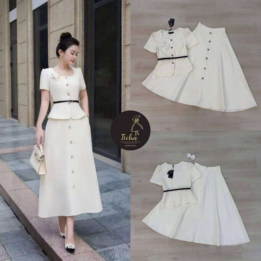 Set 4 ชิ้น เสื้อ+ กระโปรง+เข็มขัด+เข็มกลัด(2ชิ้น) สีขาวออฟไวท์ทั้งชุด ใส่สบาย : สินค้าคุณภาพ (พร้อมส่ง)