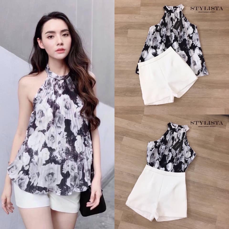 เซตเสื้อแขนกุดลายดอกไม้ มาพร้อมกับกาวเกงขาสั้นเข้าชุด คัตติ้งสวยเปะมาก ตัดเย็บจากผ้าเนื้อดี ผ้านิ่มๆใส่สบายมากๆ ดูดีเหมือนเซเลปเลยค่ะ สวยเปะเวอร์ สินค้าคุณภาพ (พร้อมส่ง)