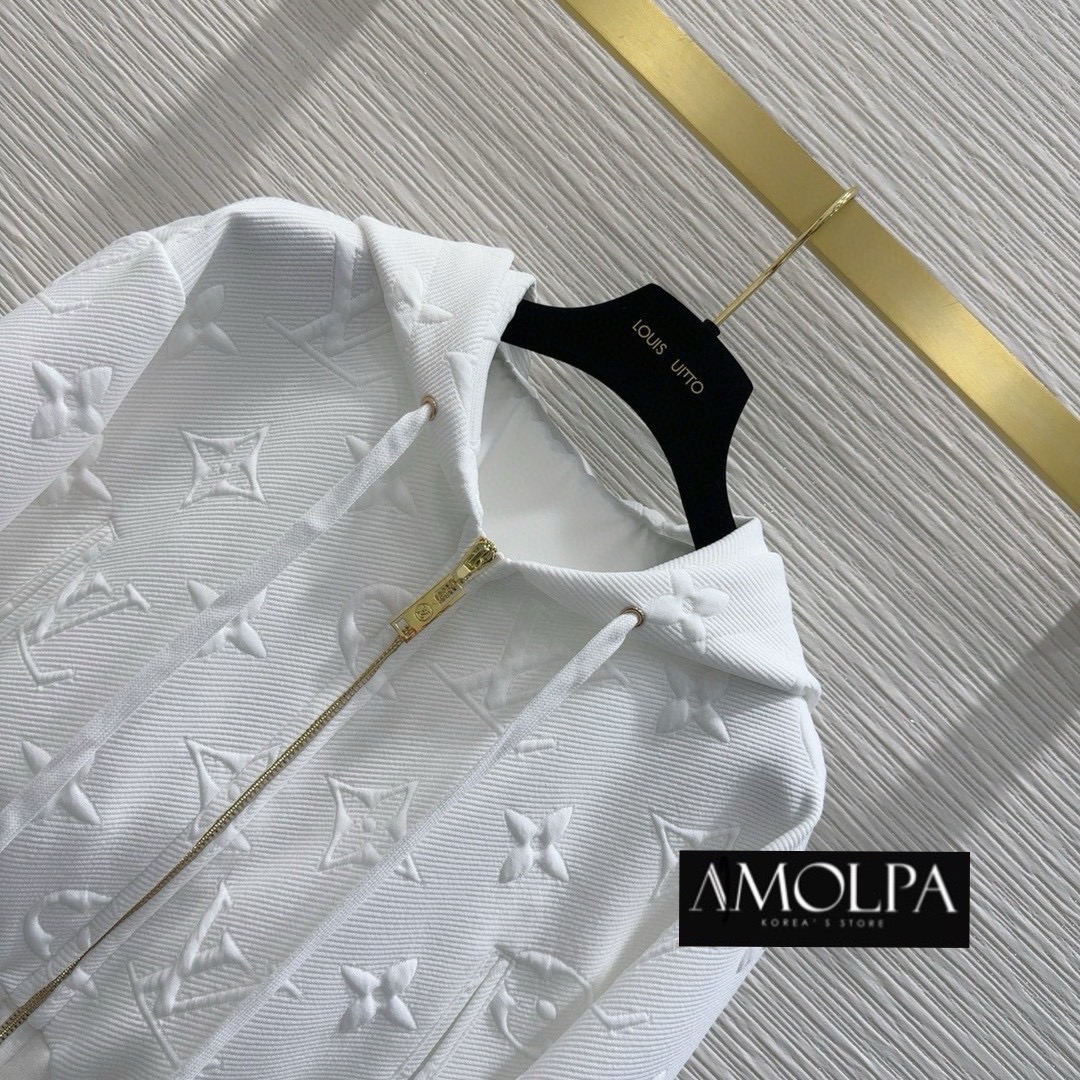 JACKET LV 3D งาน 1 : 1 งานสวยสุด ปัง เนื้อผ้าดีม๊าก ผ้าใส่สบายมาก ห้ามพลาดใส่สบายสุดๆ ใส่สบาย : สินค้าคุณภาพ (พร้อมส่ง)