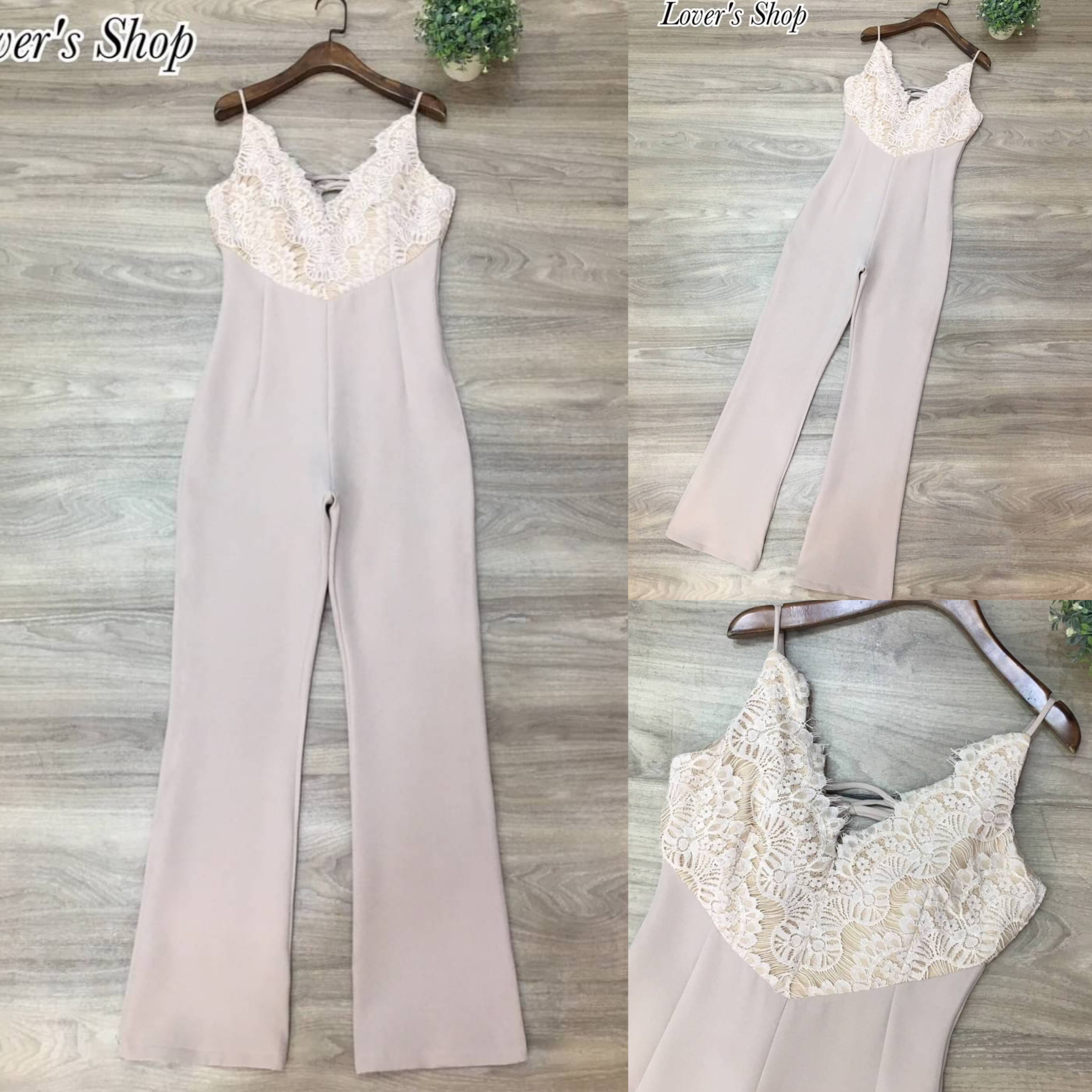 จั้มสูทลูกไม้สายเดี่ยว คอวีหน้า-หลัง สวยเซ็กซี่ แต่ยังคงความไฮโซค่ะ ใช้ผ้าลูกไม้คัดเกรดอย่างดี อกเสริมหองน้ำ ทรงนี้ใส่แล้วแลดูหุ่นดี สินค้าคุณภาพ (พร้อมส่ง)