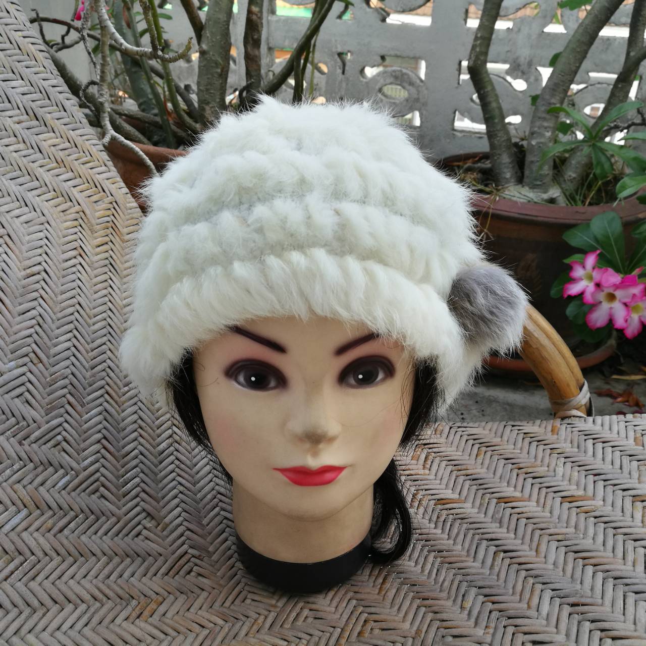 หมวกเฟอร์กระต่ายแท้สีขาว สวยน่ารักมาก อุ่นสุดๆ