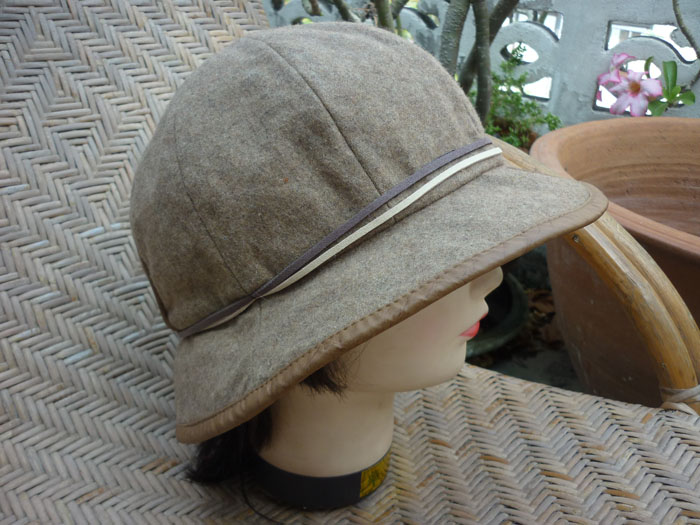 หมวกปีกกว้างพับข้างสุดเก๋ สวยมาก