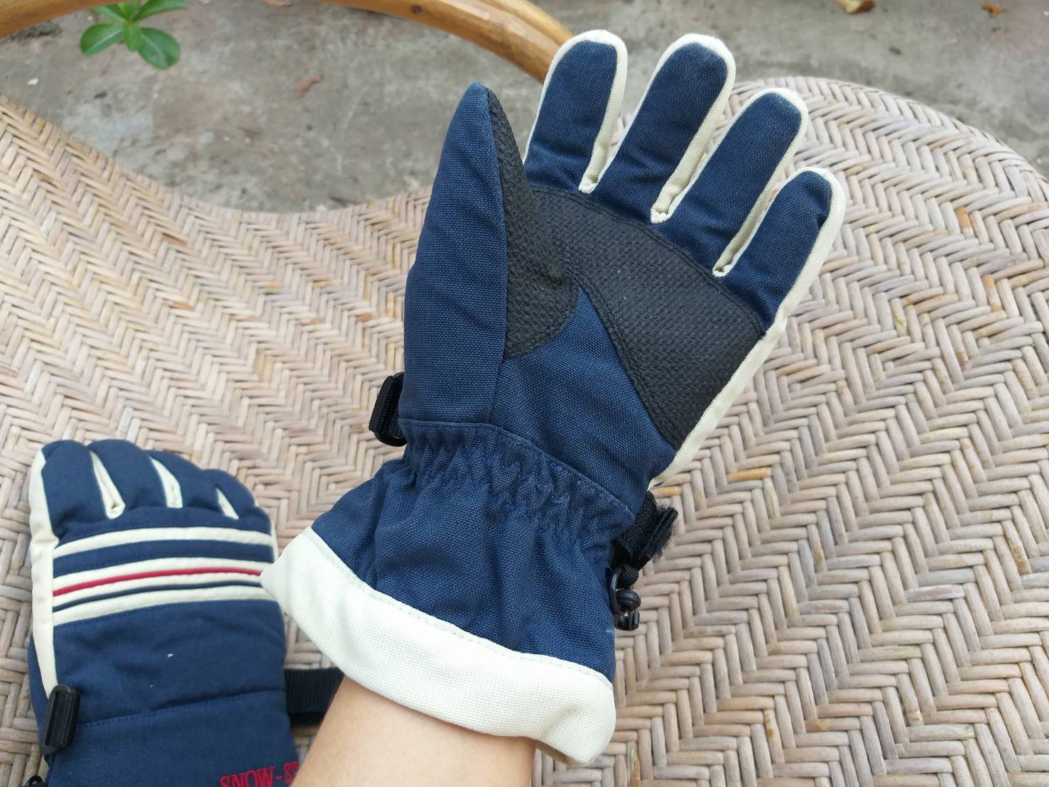 ถุงมือเด็กโต ถุงมือหนาอุ่นติดลบ