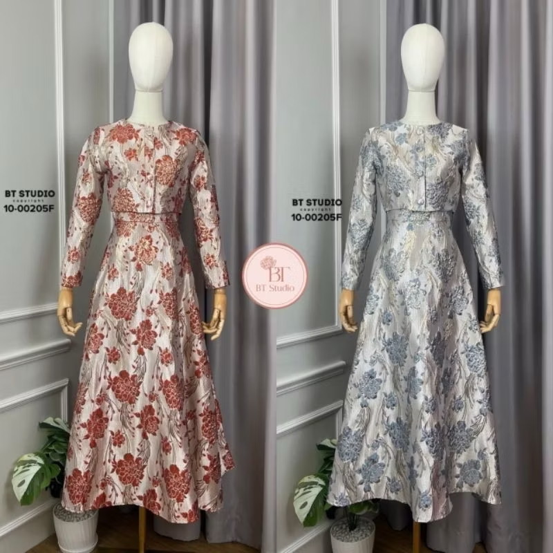 เซท 2 ชิ้น เสื้อเบเซอร์แขนยาวคอกลมแต่งกระดุมมุกด้านหน้าเรียงกัน แมทซ์กับกระโปรงยาวเอวสูงงานผ้าทอลายดอกไม้แต่งดิ้นเดินลายเส้น ใส่สบาย : สินค้าคุณภาพ (พร้อมส่ง)