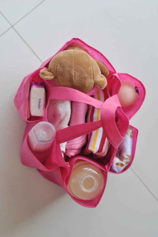 กระเป๋าช่องจัดระเบียบ แบ่งของใช้เด็ก แขวนรถเข็นคันเล็กได้