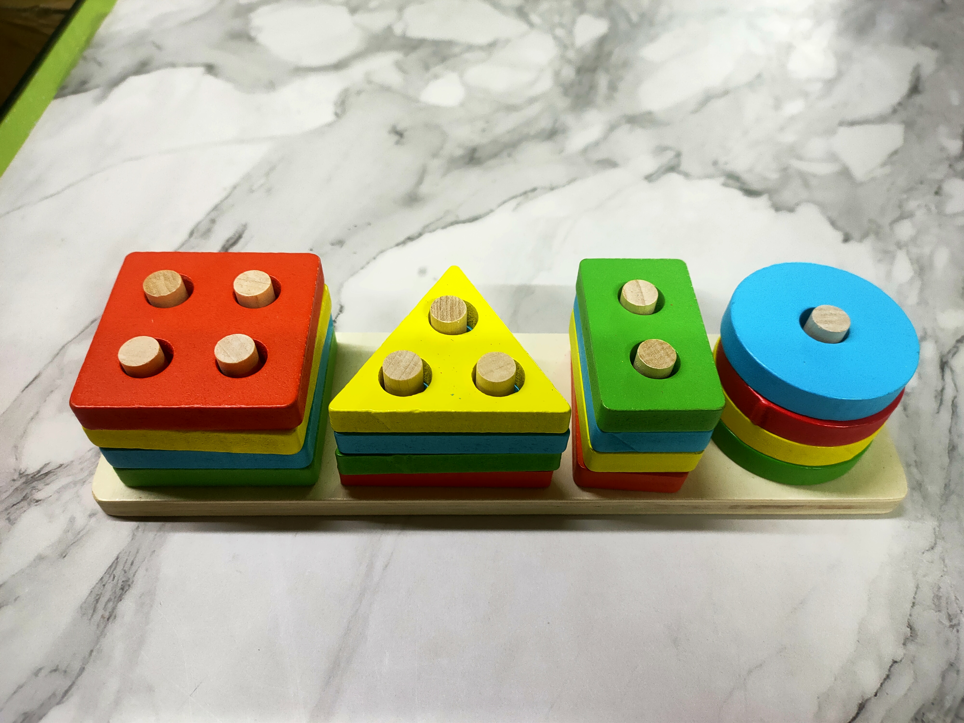 ของเล่นไม้เสริมพัฒนาการ สวมหลักบล็อครูปทรงเรขา