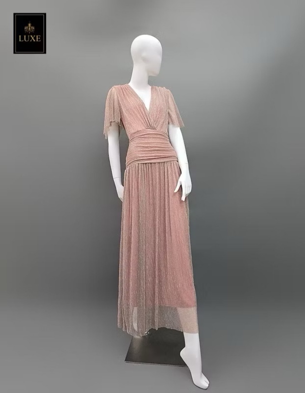 แม็กซี่เดรสเสื้อคอวีป้าย แขนระบาย กระโปรงจับเดรปเข้ารูปตรงสะโพก ต่อชาย กระโปรงบาน ใส่สบาย : สินค้าคุณภาพ (พร้อมส่ง)