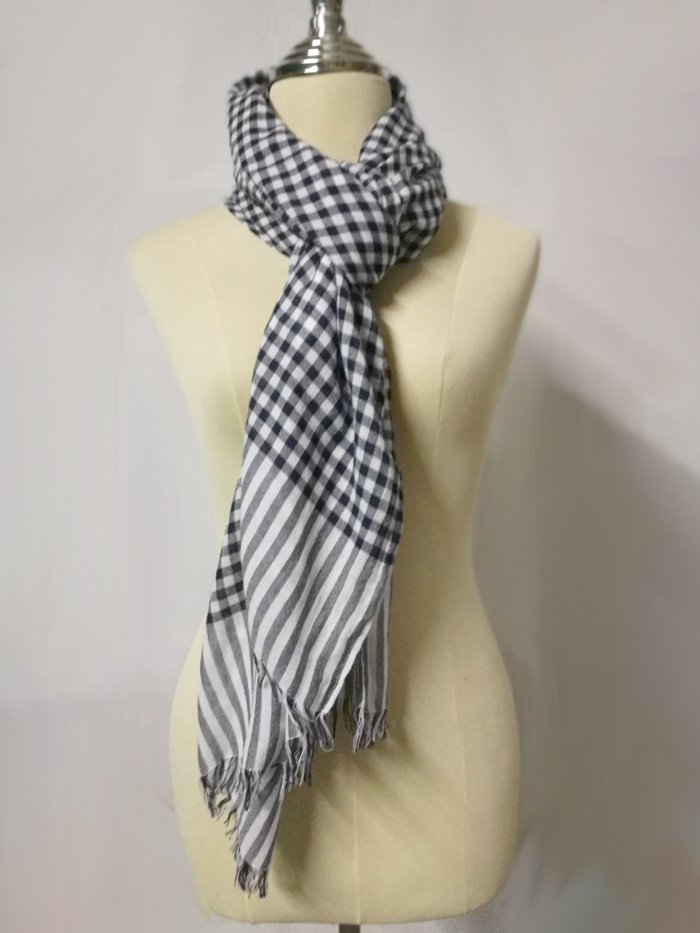 ผ้าพันคอ ผ้าคลุมไหล่ ผ้าฝ้ายลายสก็อตขาวดำ