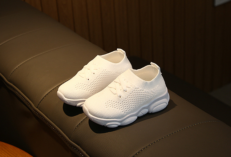 รองเท้าเด็กชายหญิง วัย 1-6 ปี ผ้าตาข่ายยืดหยุ่น ระบายอากาศดี สวมใส่เบาสบายไม่ร้อน