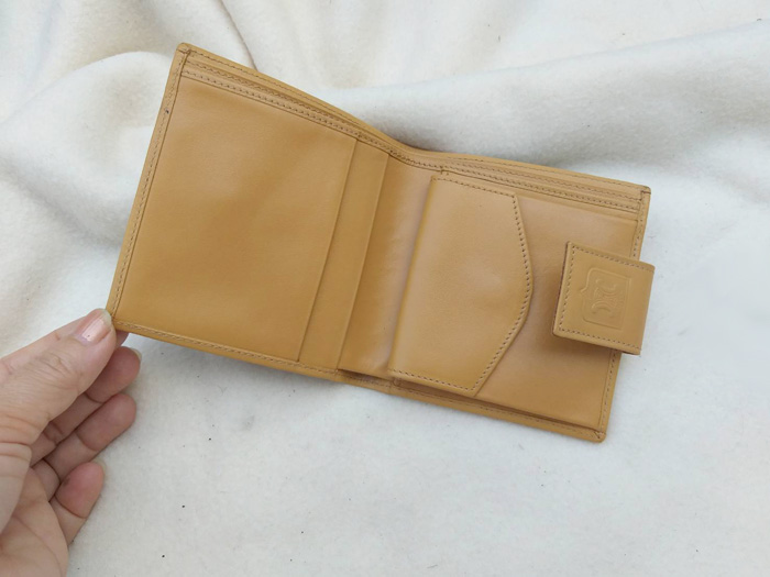 กระเป๋าสตางค์ CELINE สวยน่าใช้มากๆ