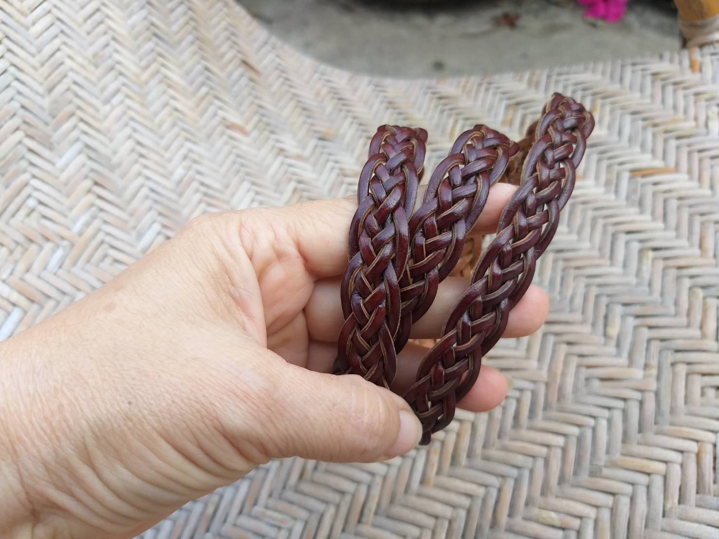 เข็มขัดหนังแท้ หนังสานลายสวย น่ารักมาก