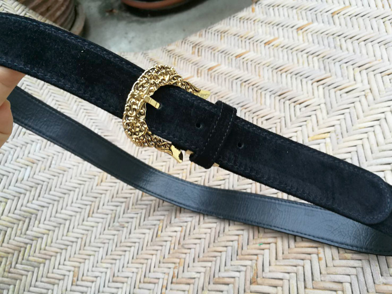 เข็มขัดกำมะหยี่ หัวสลักลายสีทอง สวยค่ะ