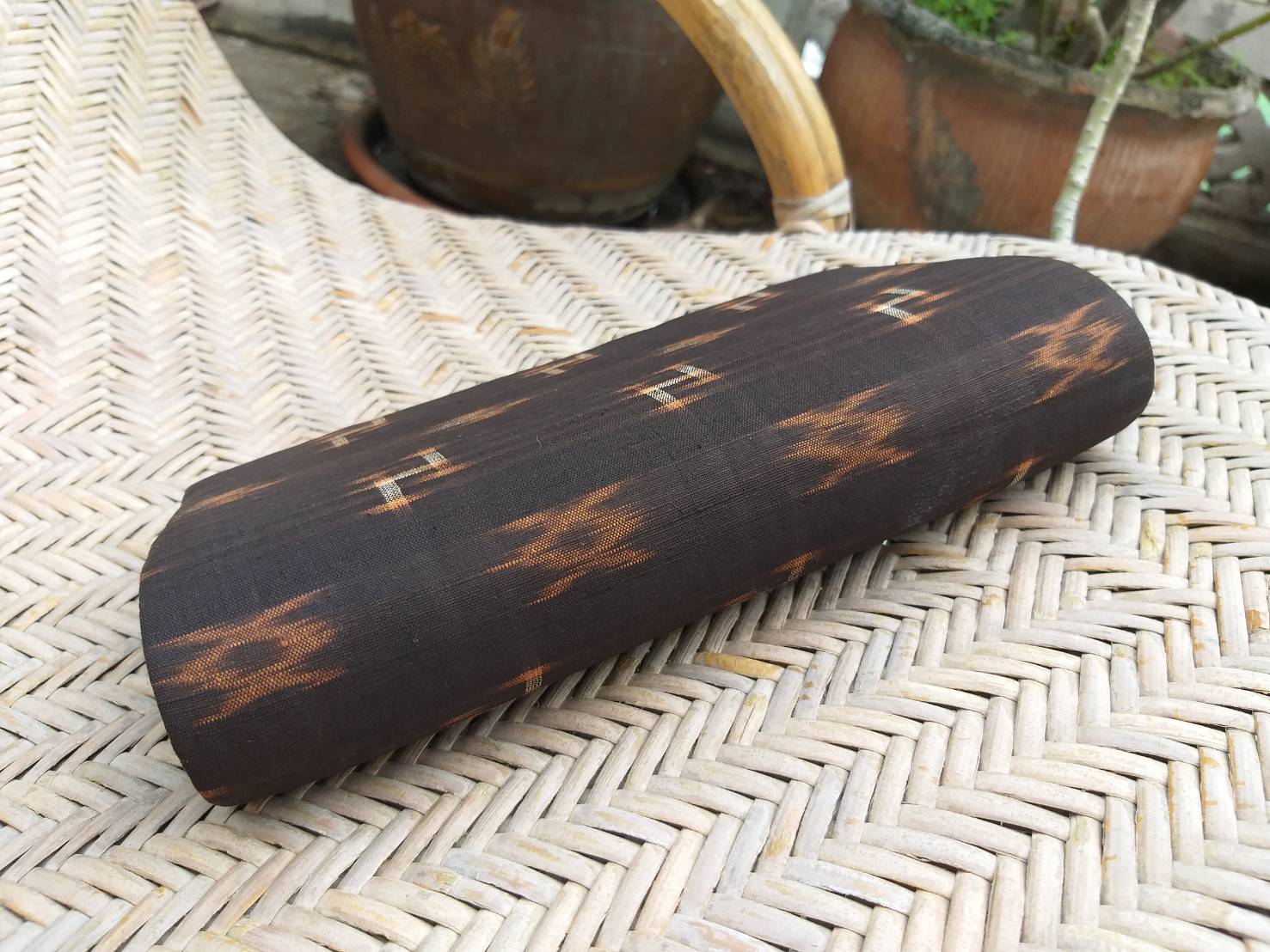 กระเป๋าผ้าทอ ถือออกงาน สวยสไตล์ไทยๆ