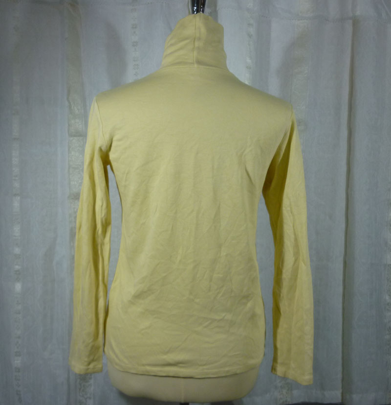 เสื้อคอเต่าแขนยาว Uniqlo สีเหลืองสวย