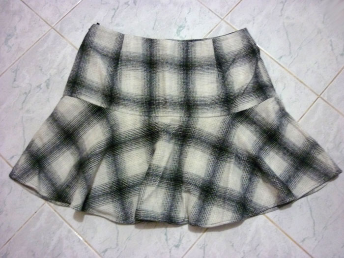 กระโปรงผ้าทอขนสัตว์ เนื้อหนาใส่อุ่น สวยมาก 32-42-17