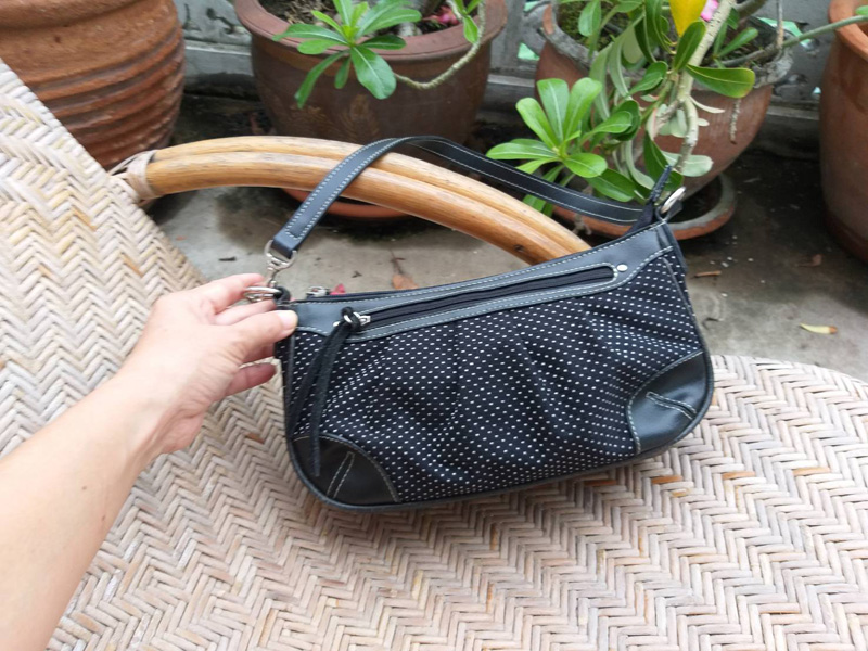 กระเป๋าสะพายสุดน่ารัก HUSHUSH