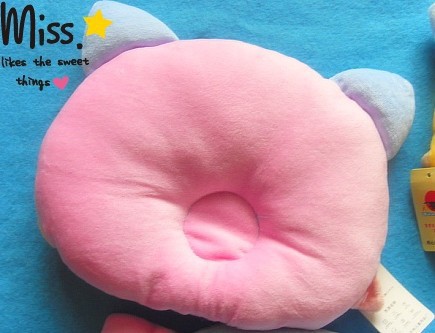 หมอนหลุมเด็กอ่อน หมูน้อยนุ่มนิ่ม ปักผ้าคละสี