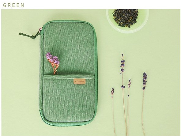 กระเป๋าใส่พาสปอร์ต กระเป๋าใส่หนังสือเดินทาง เอกสารสำคัญ มีสายคล้องมือ พกพาสะดวก ผลิตจากโพลีเอสเตอร์ กันน้ำ คุณภาพดี